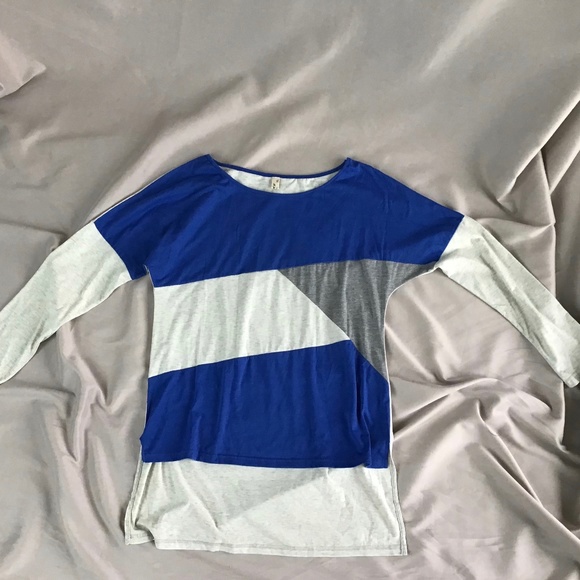 women's top - Picture 3 of 5